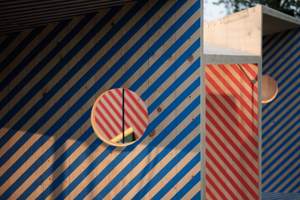 纽约回收木质展亭“Salvage Swings”-24