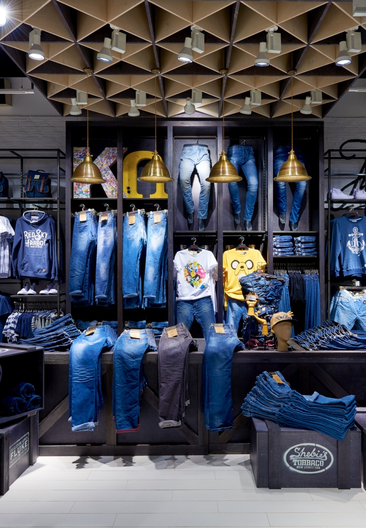 波兰华沙House Store服装专卖店空间创意设计-6