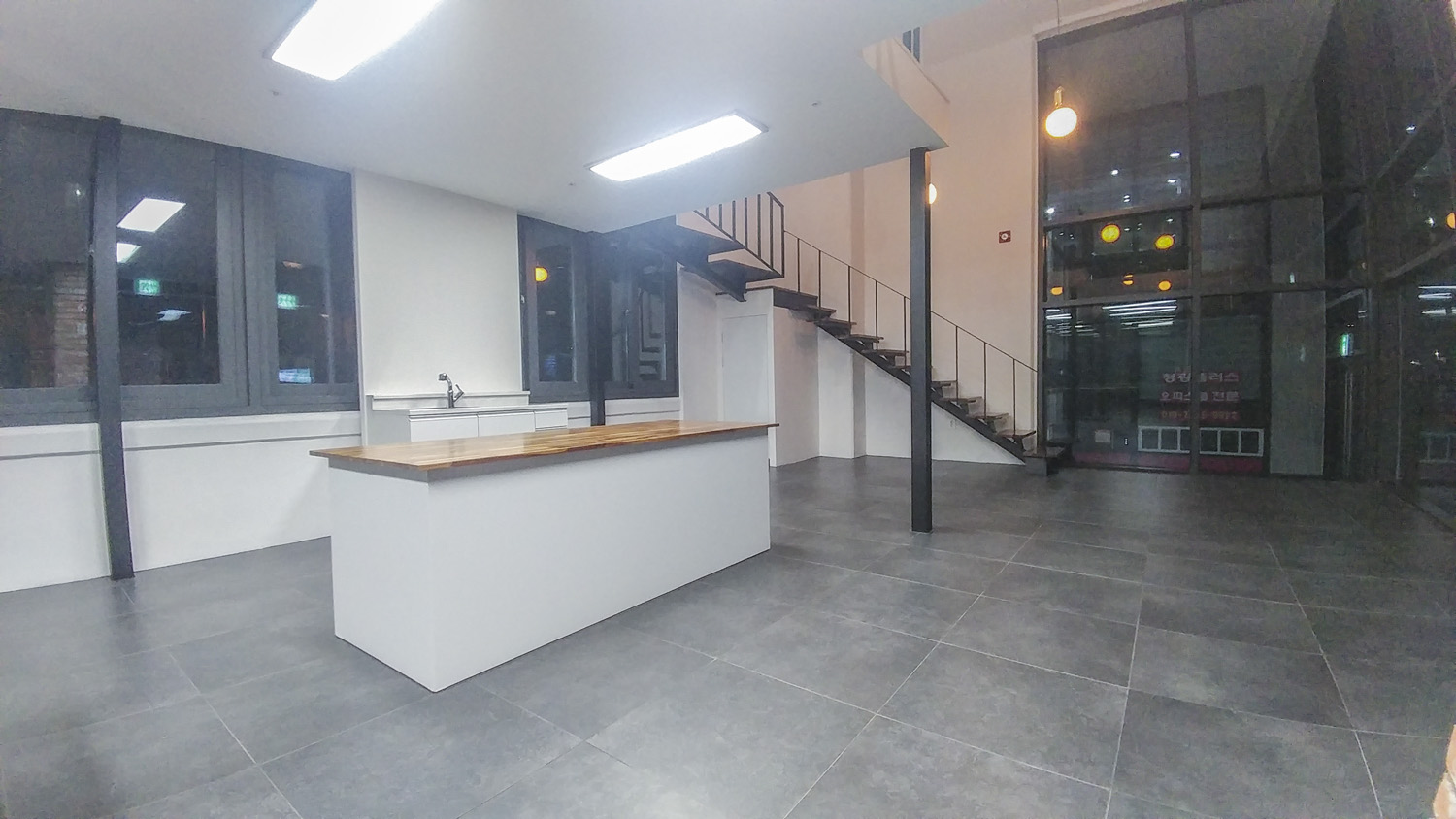 18 平简约办公空间，成本低至 JJ 오피스-3