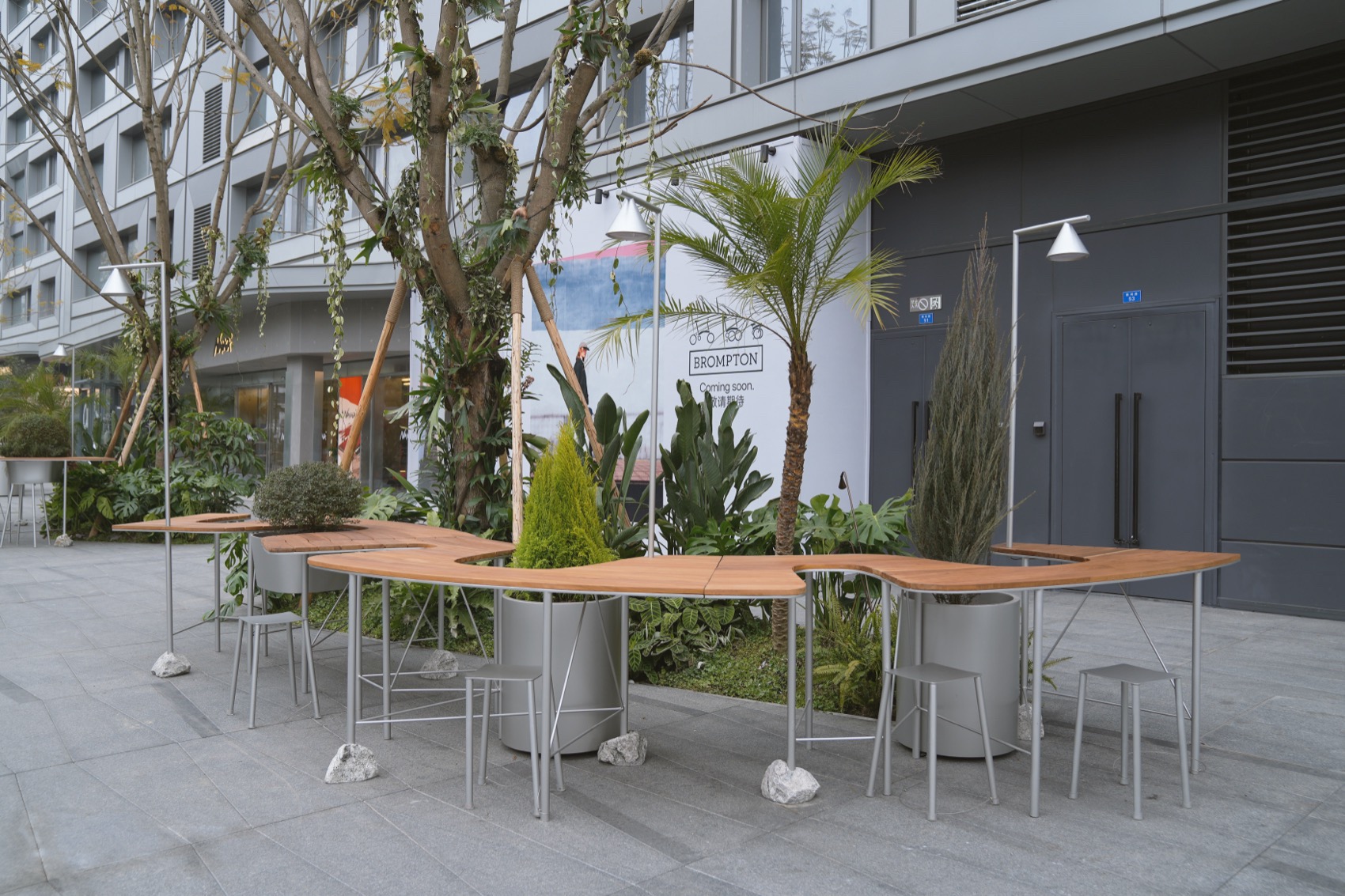 河流与卵石:桌桌计划2·0公共家具及摊位设计丨中国成都丨行波工作室（公共家具与市集摊位）等多家-13