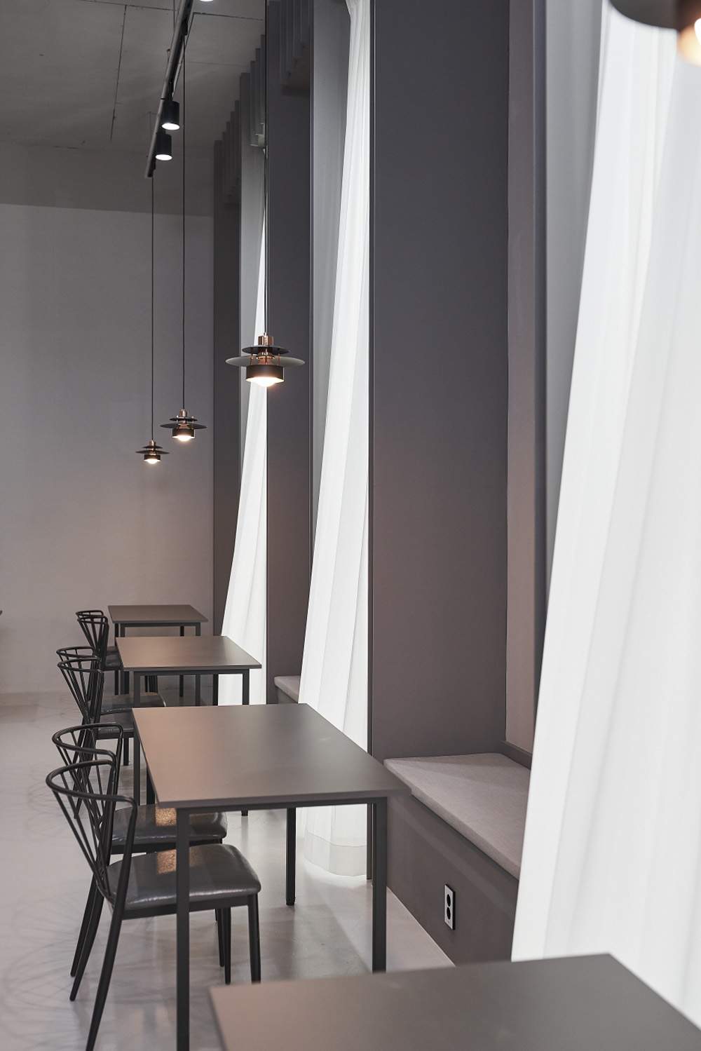 【首尔咖啡馆设计】30 坪高级咖啡馆，现代与复古的完美融合-8