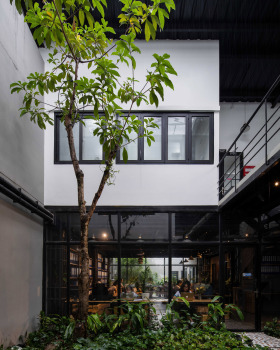 铁管束结构办公楼丨越南丨A+Architects