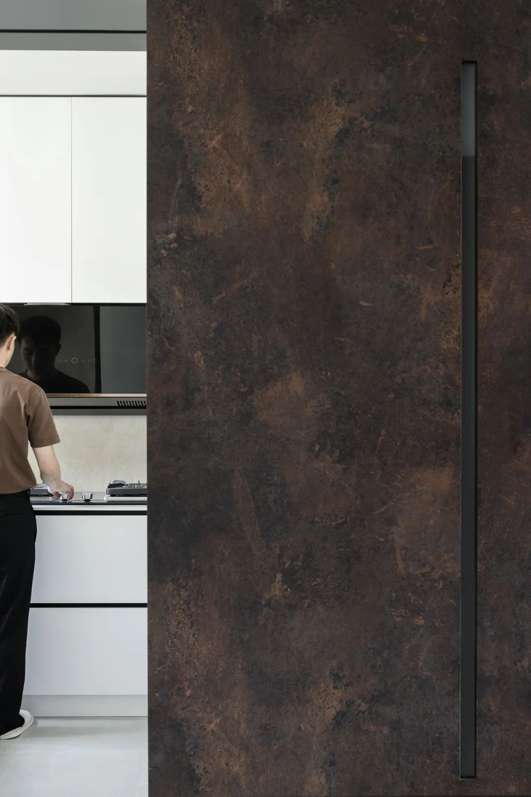 梦幻岛台 · 克莱因蓝的现代家居艺术丨中国江苏-28