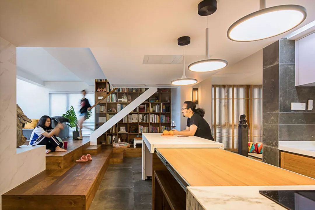 他在20楼挖池塘、造园子，把家改成空中花园，只花3000元-8