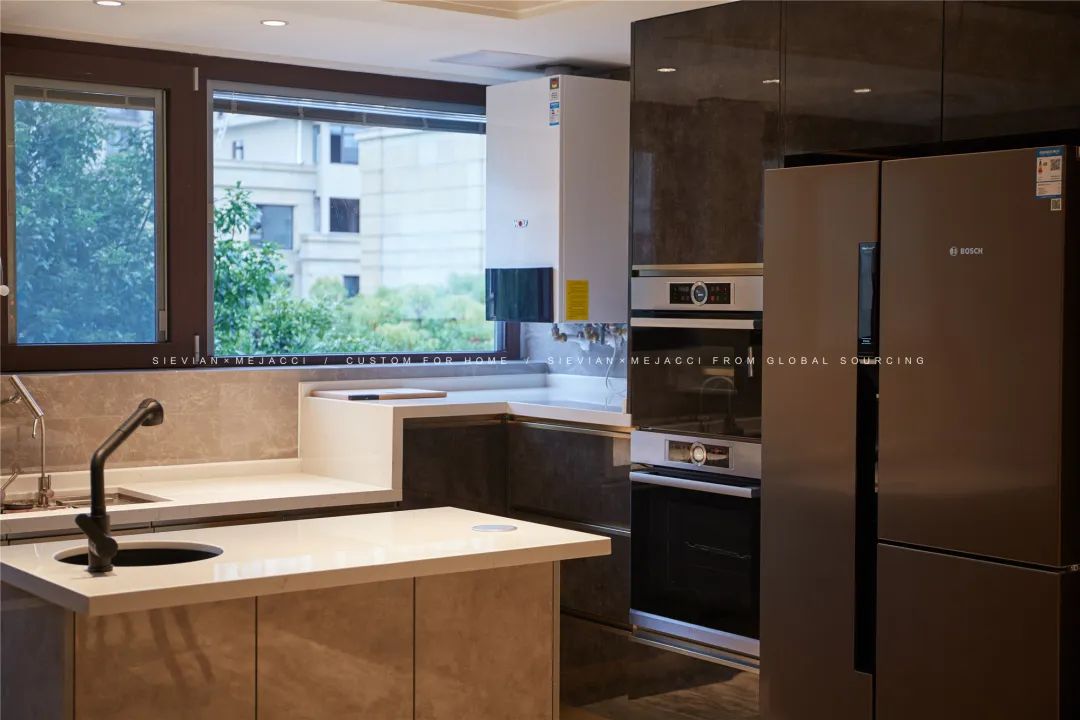 景瑞望府深色木质厨柜美式风格实例丨中国南通丨梅亚奇厨柜-5