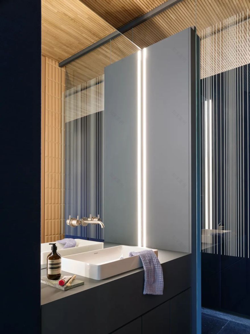 后院“悬浮连接”建筑丨Ippolito Fleitz Group-27