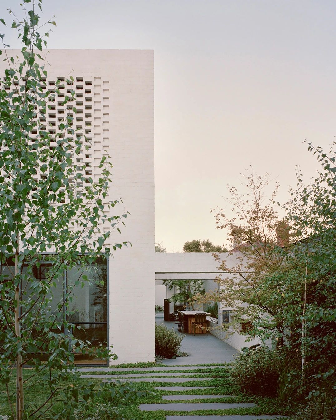 折线形屋顶房子丨澳大利亚墨尔本丨Studio Bright-27