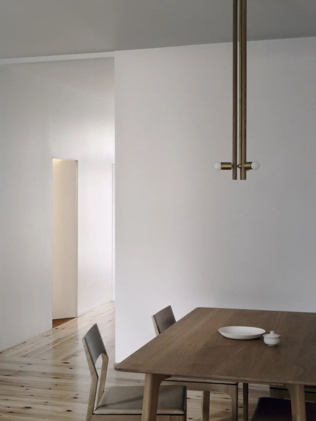 加拿大蒙特利尔 Waverly Residence 公寓，极简厨房模糊室内外生活-4