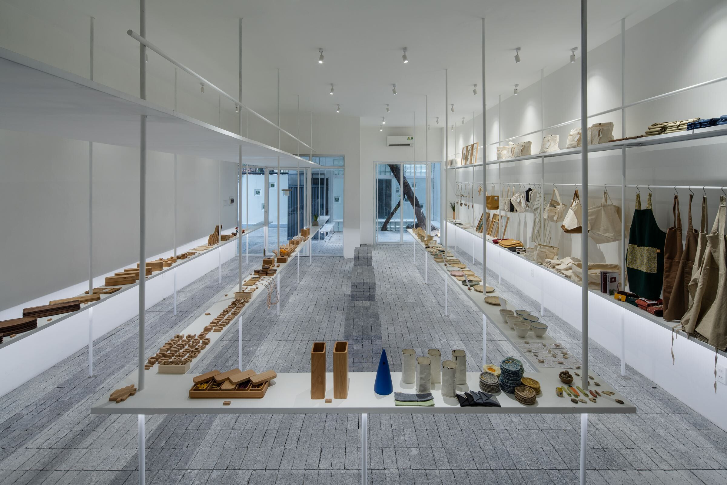 越南陶器店创意展示空间丨越南胡志明市丨Sawadeesign Studio-40