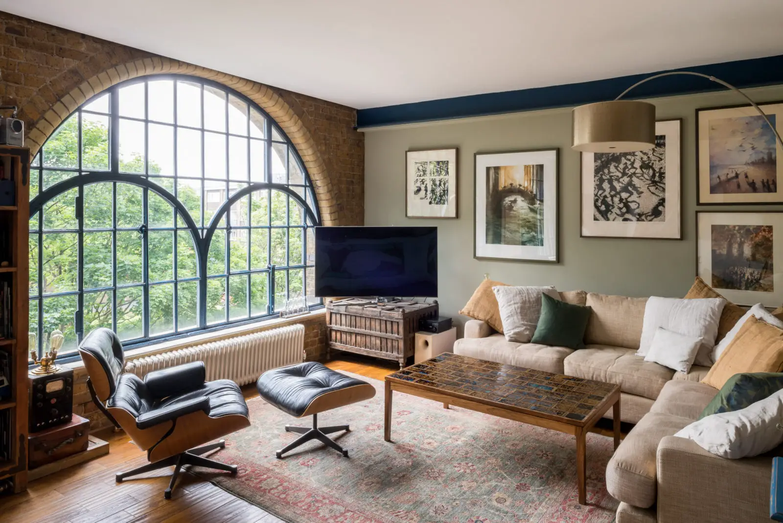 伦敦中心砖式拱窗优雅阁楼设计-10