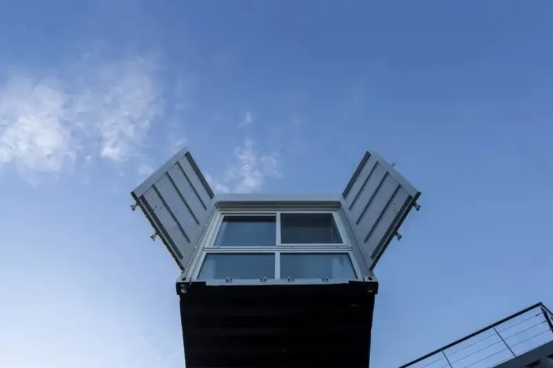 巴西集装箱住宅 | 木质设计打造温馨家居-20