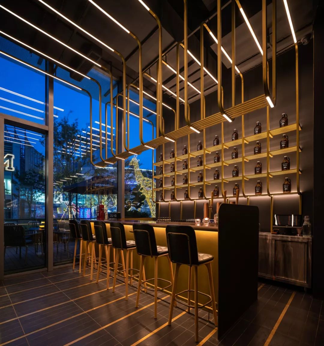 MILL 乐堤港店 | 红砖金属打造未来感酒吧空间-31