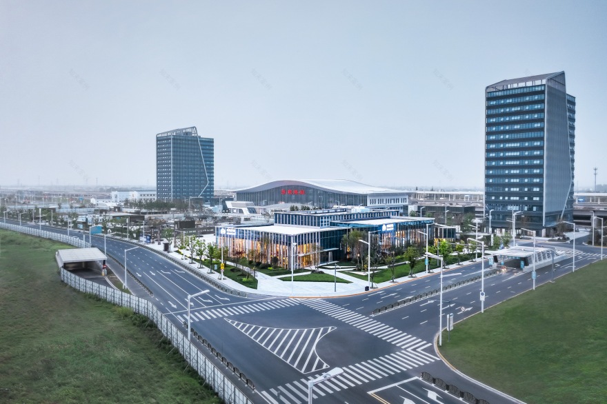 张家港绿地·高铁新城展示中心丨翰方设计-4