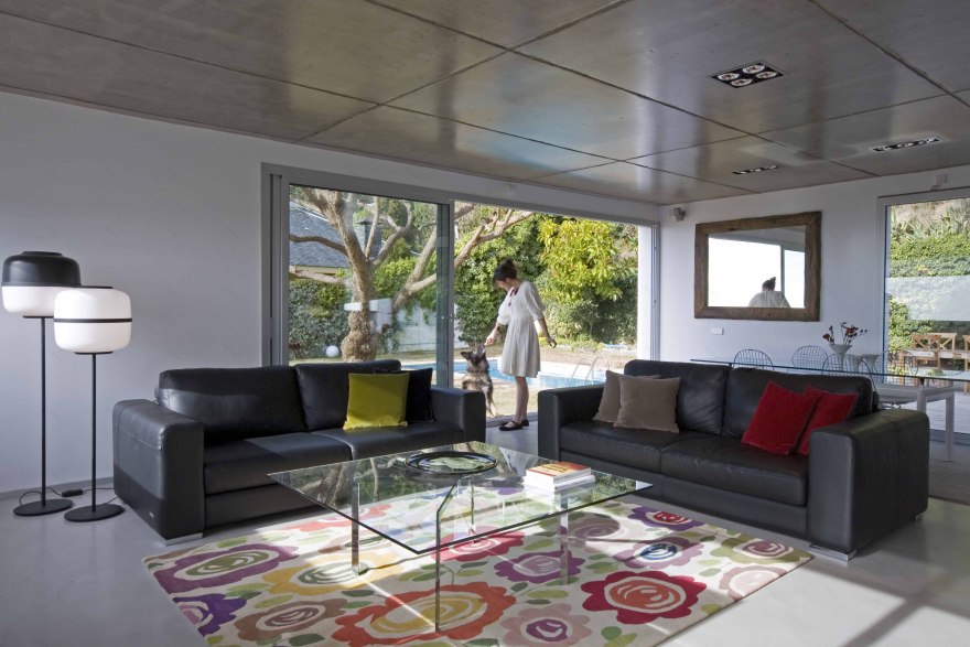 巴达洛纳 07 年私人住宅 现代简约风格-8