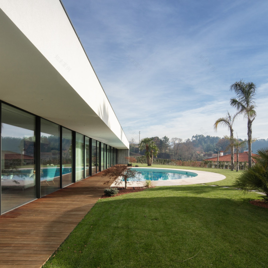 葡萄牙 Arouca 住宅 | 融入自然的"天眼"建筑-36