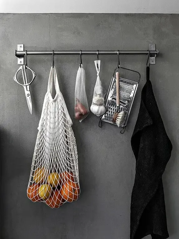 明亮与暗调交融的屋顶公寓-9