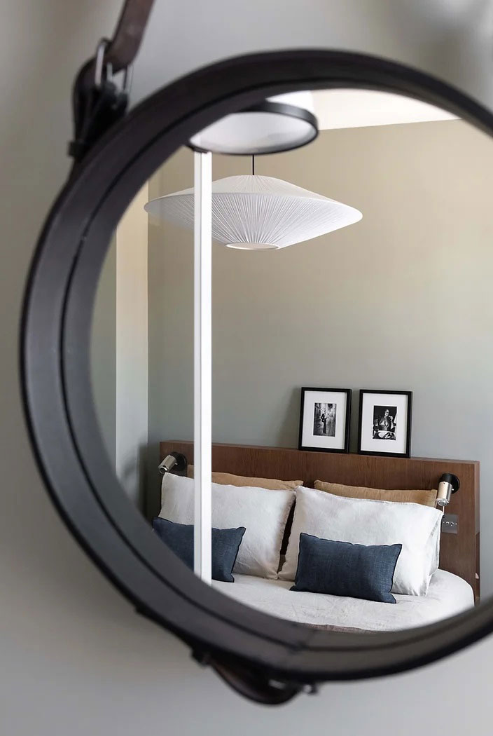 灰泥、大理石和设计师家具：尼斯的公寓-15