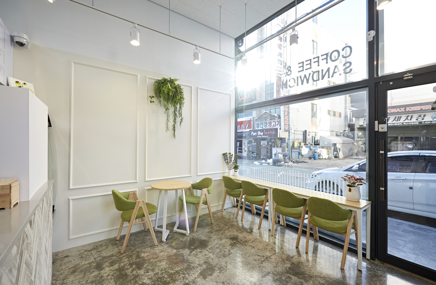 简约白调 9 坪咖啡馆 展现空间魅力-4