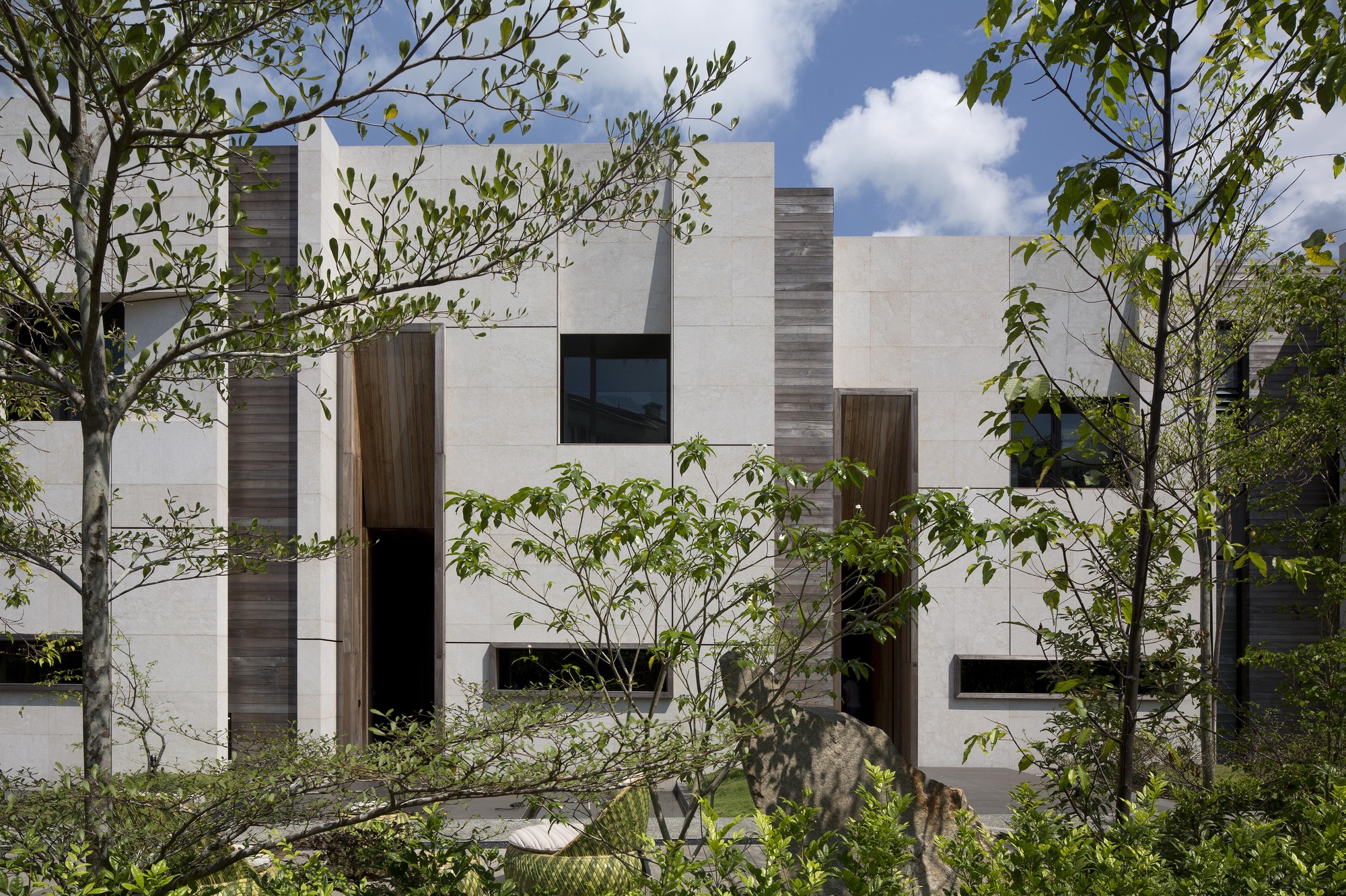 新加坡绿色“反摔”建筑-23