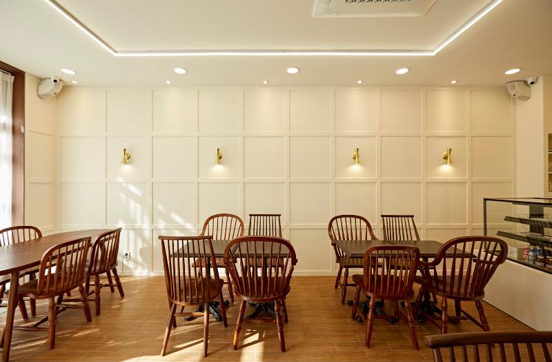 温馨 15 坪咖啡厅，打造浪漫氛围-8