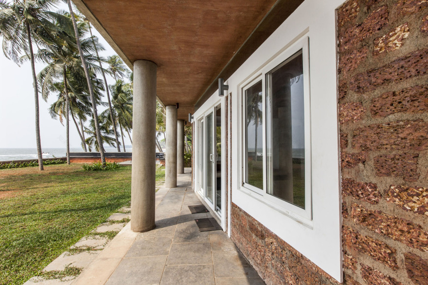 印度卡利库特 Elathur 海滩混凝土住宅-43