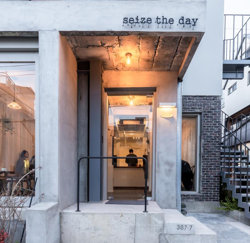 11 坪纯白咖啡馆 极简设计诠释空间魅力-15