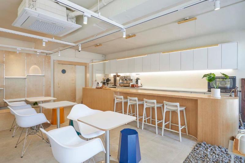 20 平米温馨甜品咖啡厅，打造温暖空间-7