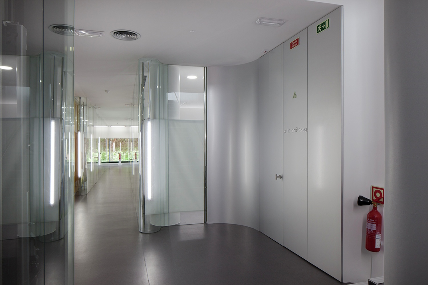 葡萄牙牙科诊所设计 | 个性化的医疗环境-44