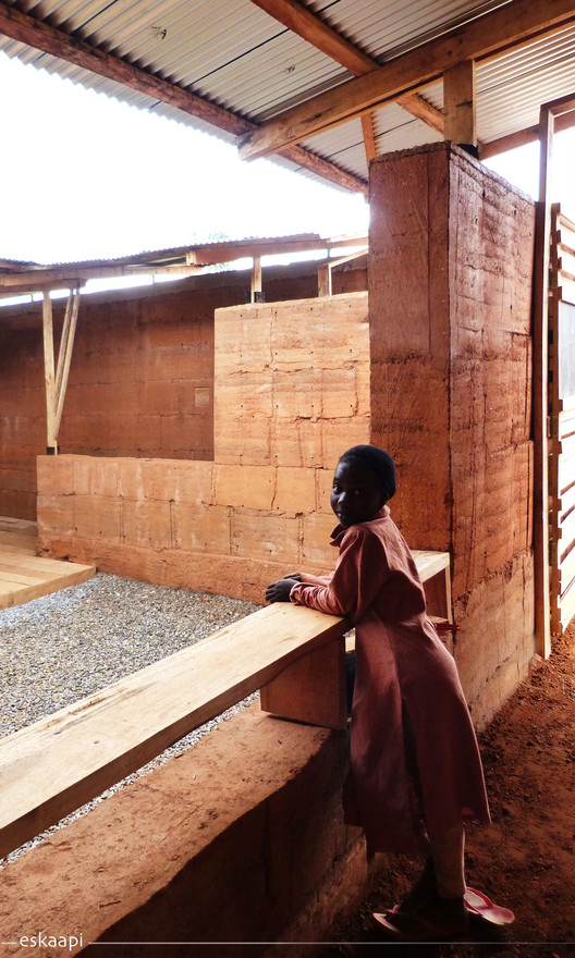 Framed Escape Library  eskaapi-31