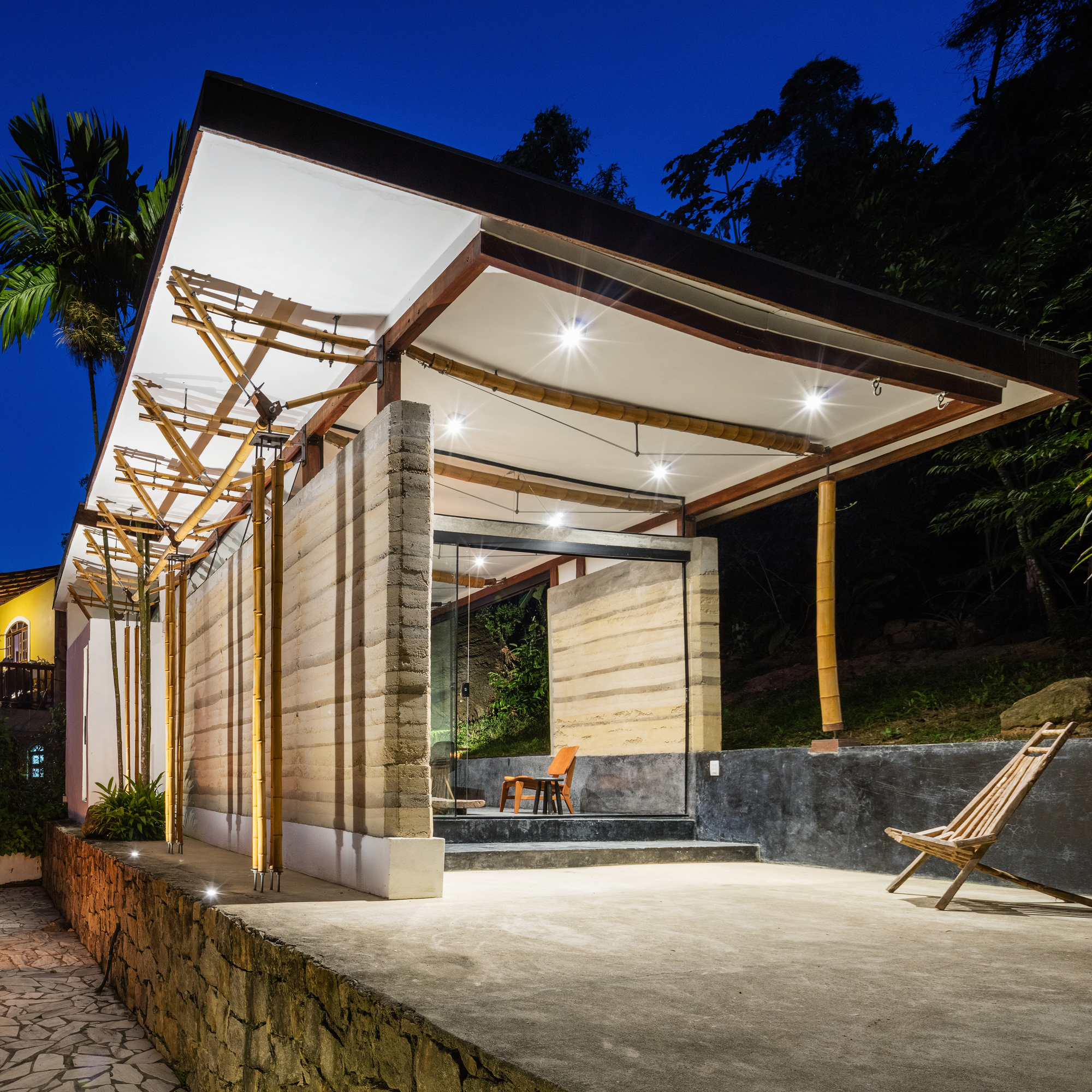 Guesthouse Paraty / CRU! Architects-17