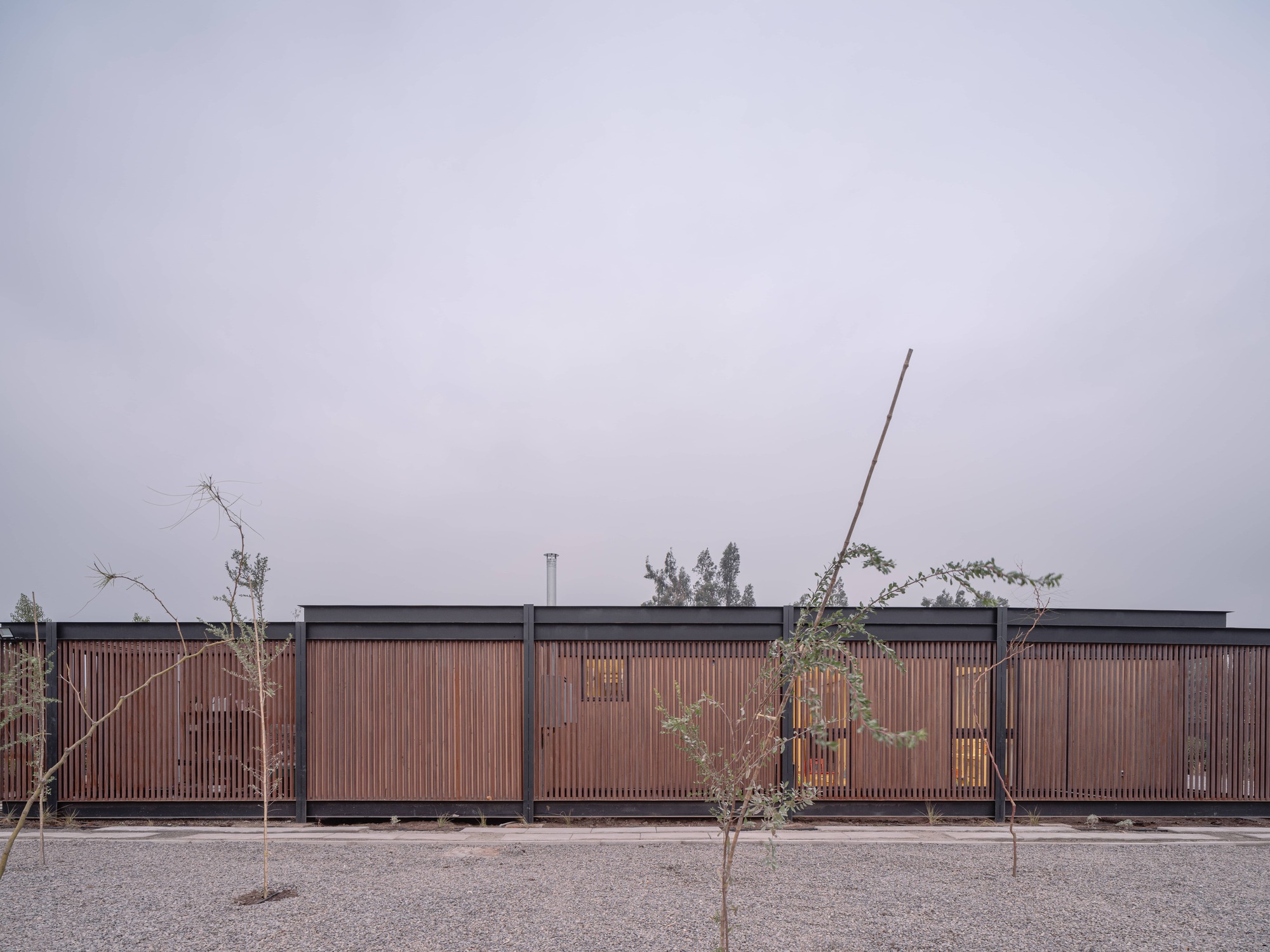 House with Lucarna / Paralelo Transversal-26