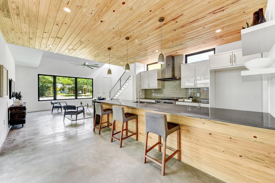 奥斯汀“侧台阶屋”融入环境，保护树木，打造室内外一体化空间-15