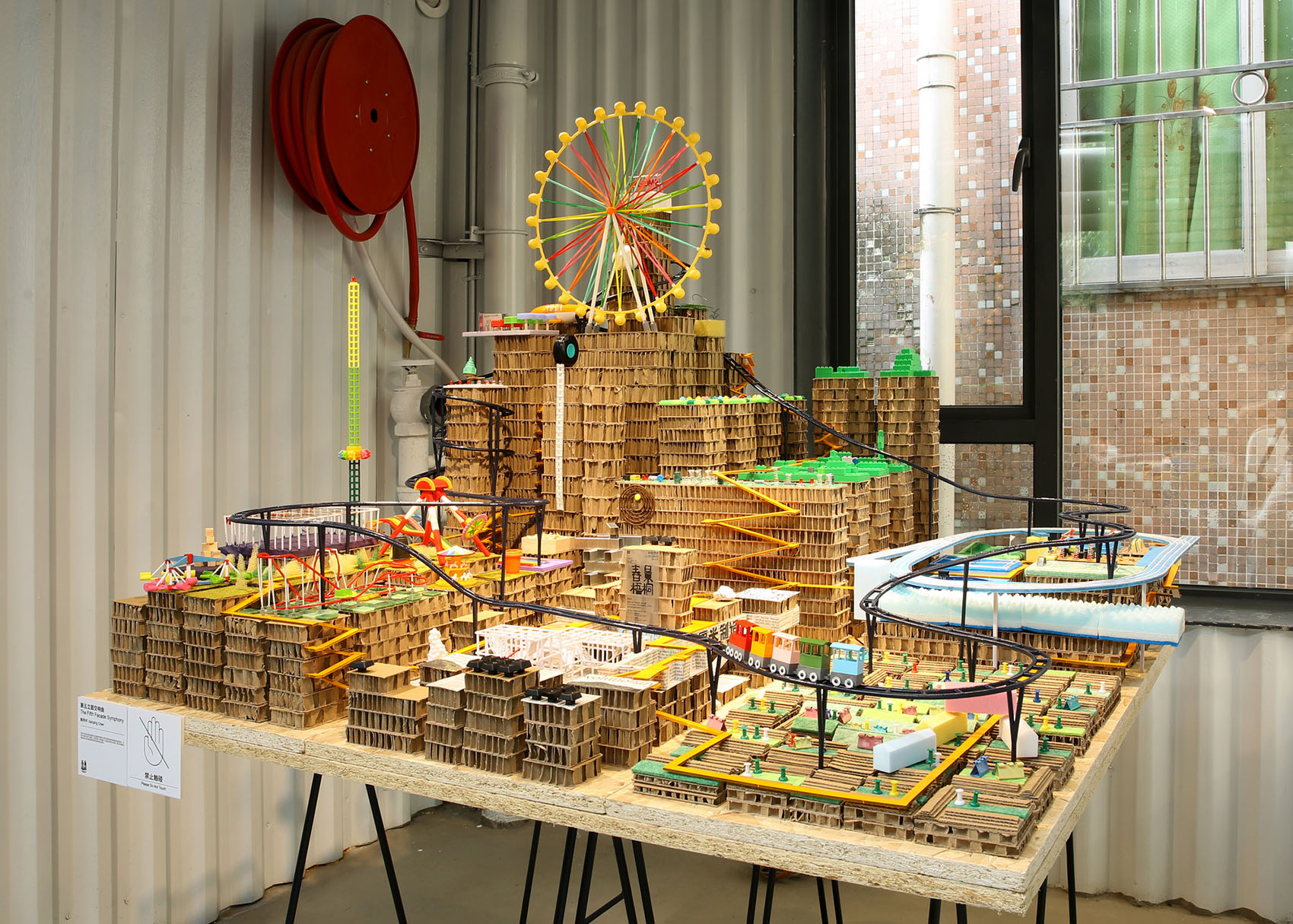 第五立面交响曲第九届深双南头古城分展场艺术装置丨厘米制造-3