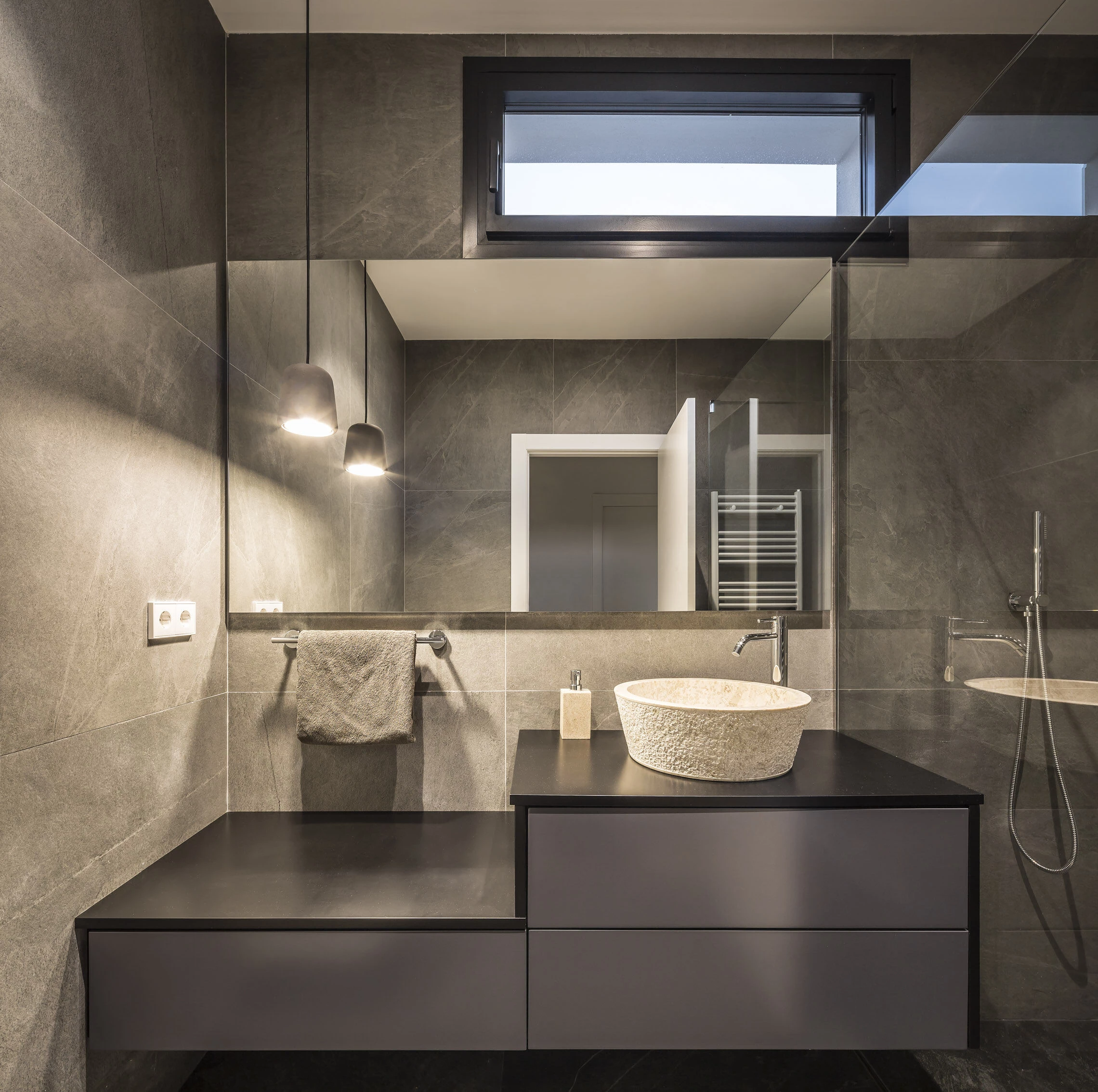 西班牙 Godella 简约现代别墅设计-46