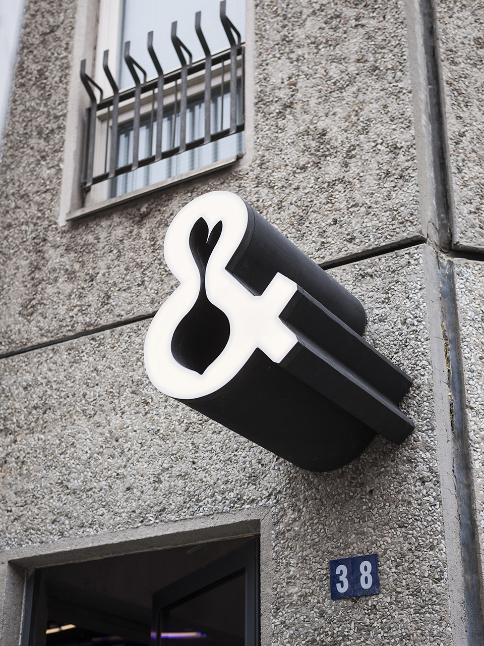 柏林街头的美式风情 & Beets and Roots餐厅 / GONZALEZ & HAASE / AAS-28