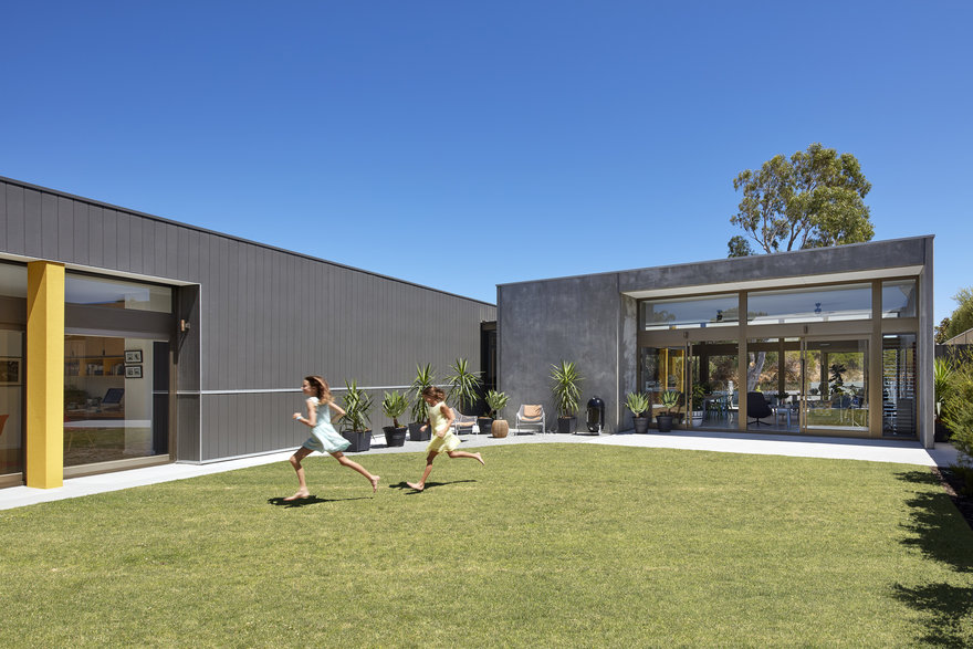 色彩斑斓的沿海郊区住宅-26