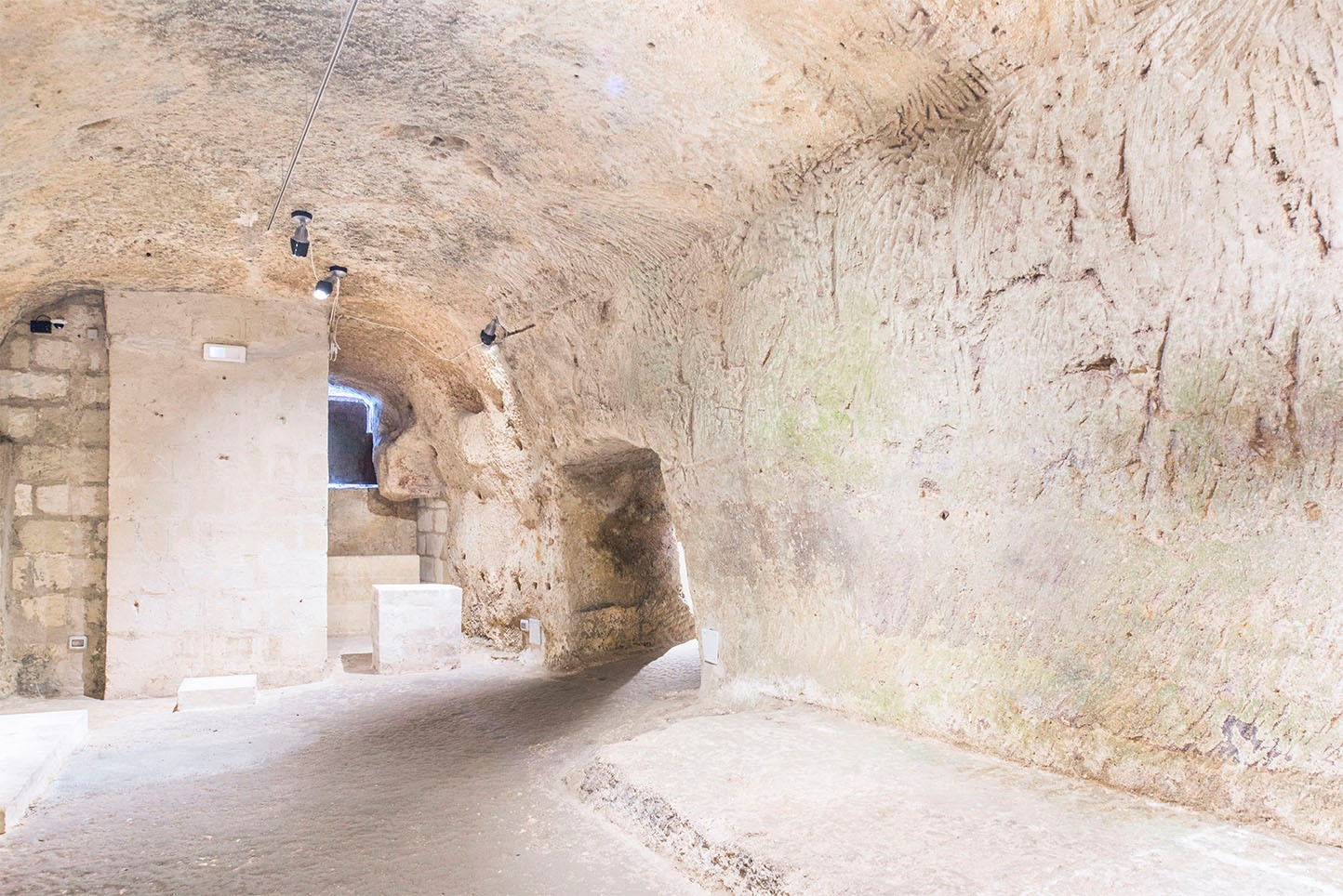 地下洞穴之城“马泰拉”的历史，从地下贫民窟到欧洲文化之都-23