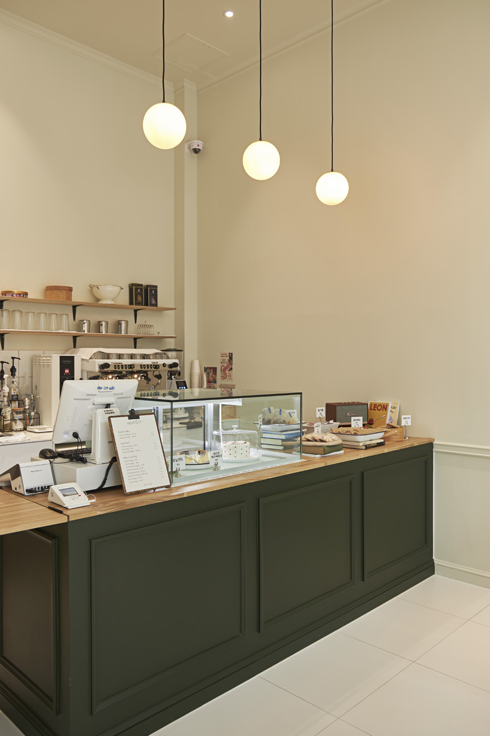 12 坪现代简约咖啡店设计，展现空间魅力-12