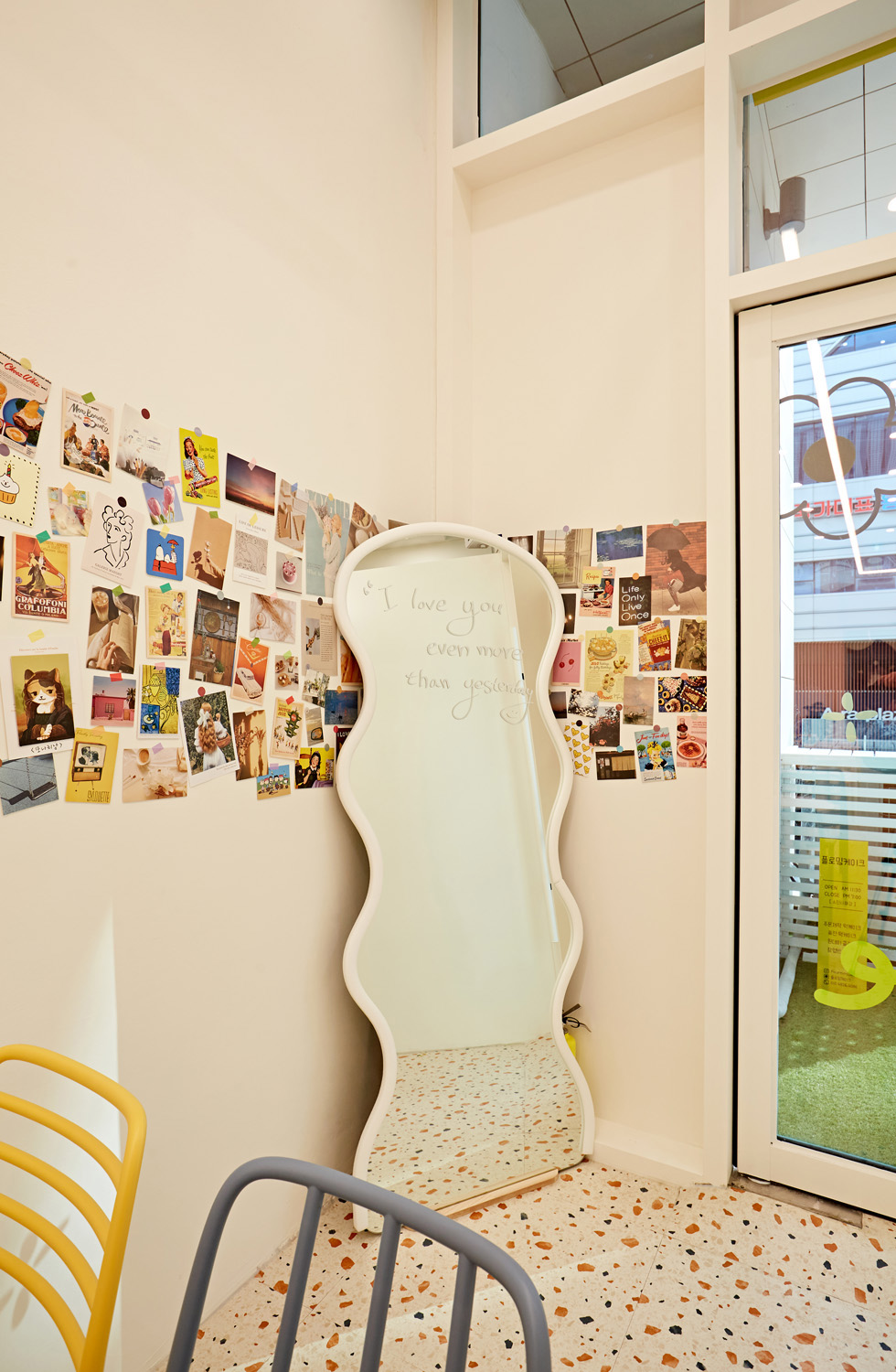 17 分满分的黄色咖啡厅设计-16