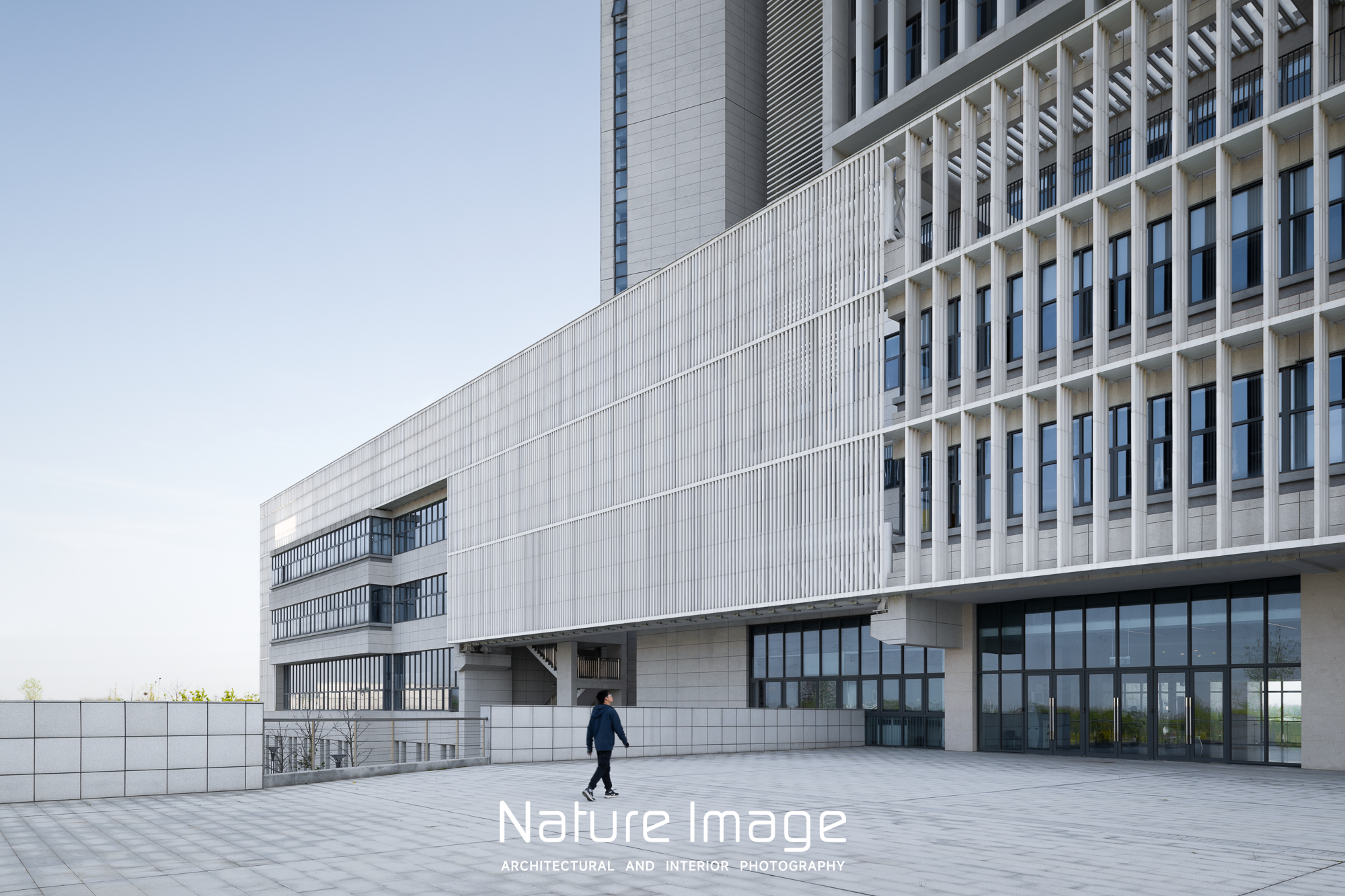 江南大学宜兴校区研究生院一号科研楼丨中国江苏丨华南理工大学建筑设计研究院-15