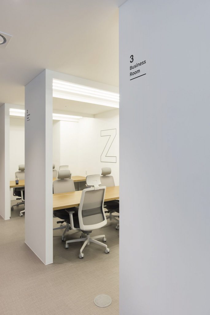 简约白诠释 51 平 IT 咨询公司办公室设计-11