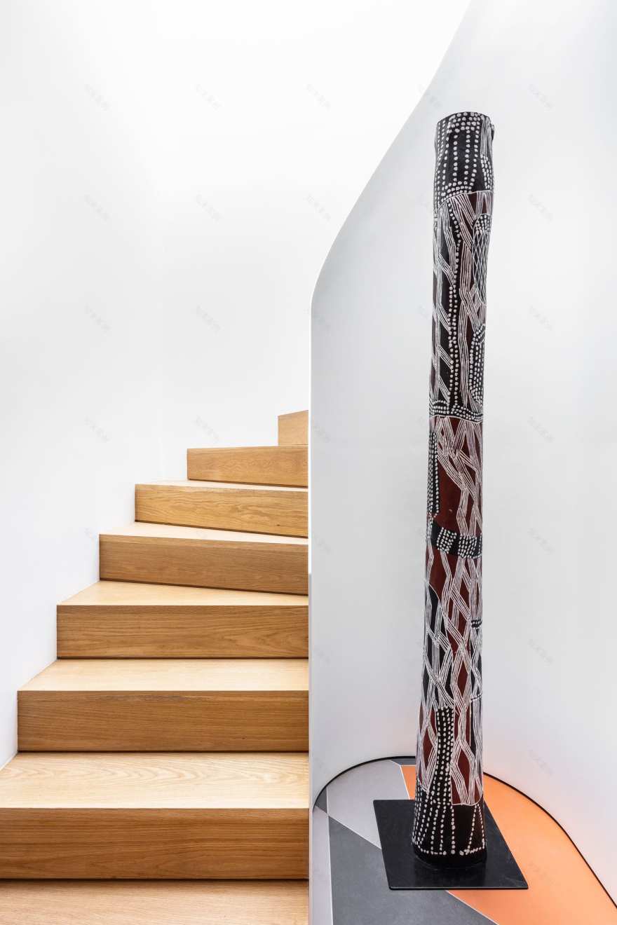 悉尼 Redfern 区的雕塑铜屋(Chimney House)-25