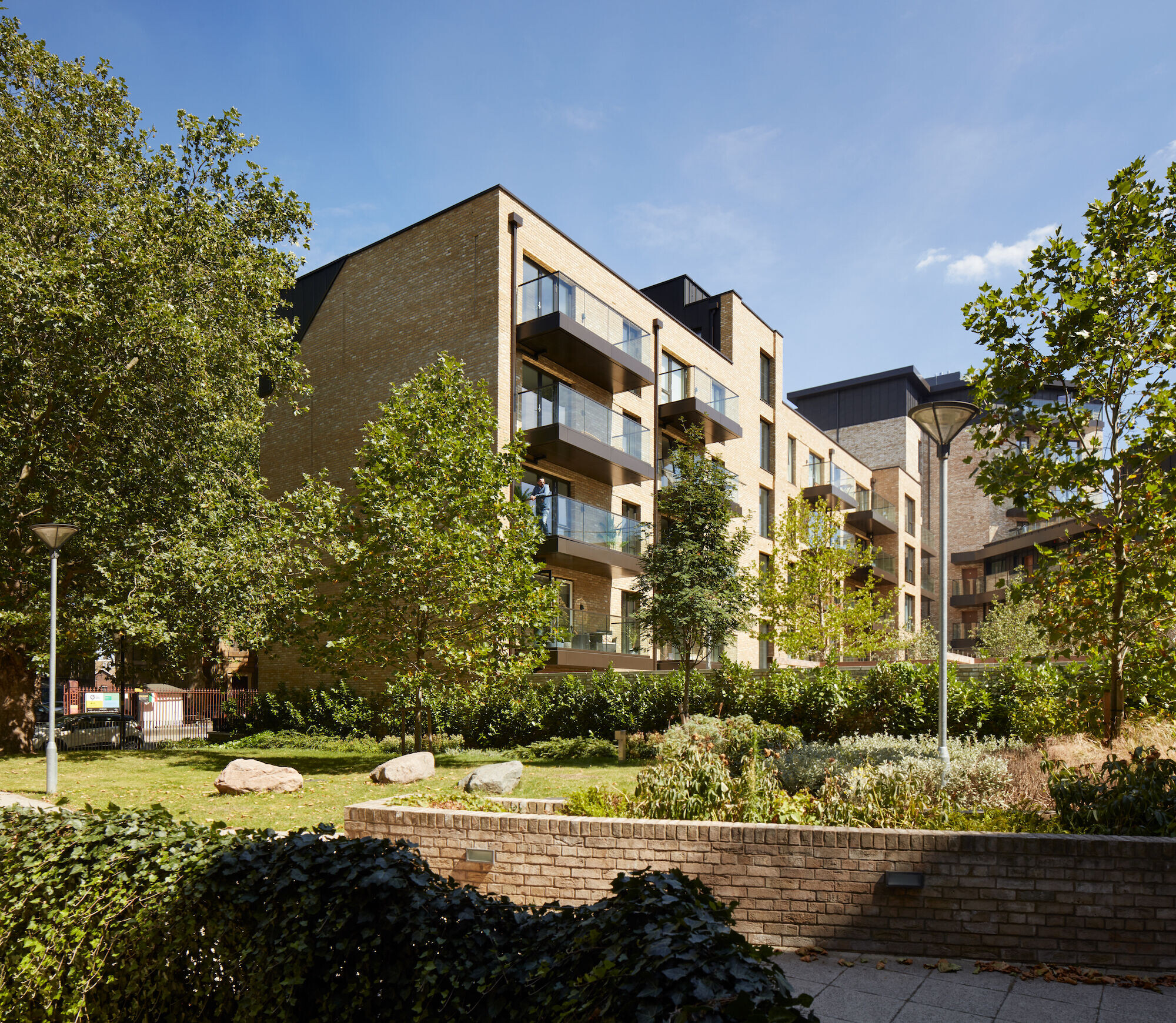 St Leonard’s Court · 混合型社区丨英国伦敦丨Child Graddon Lewis-42