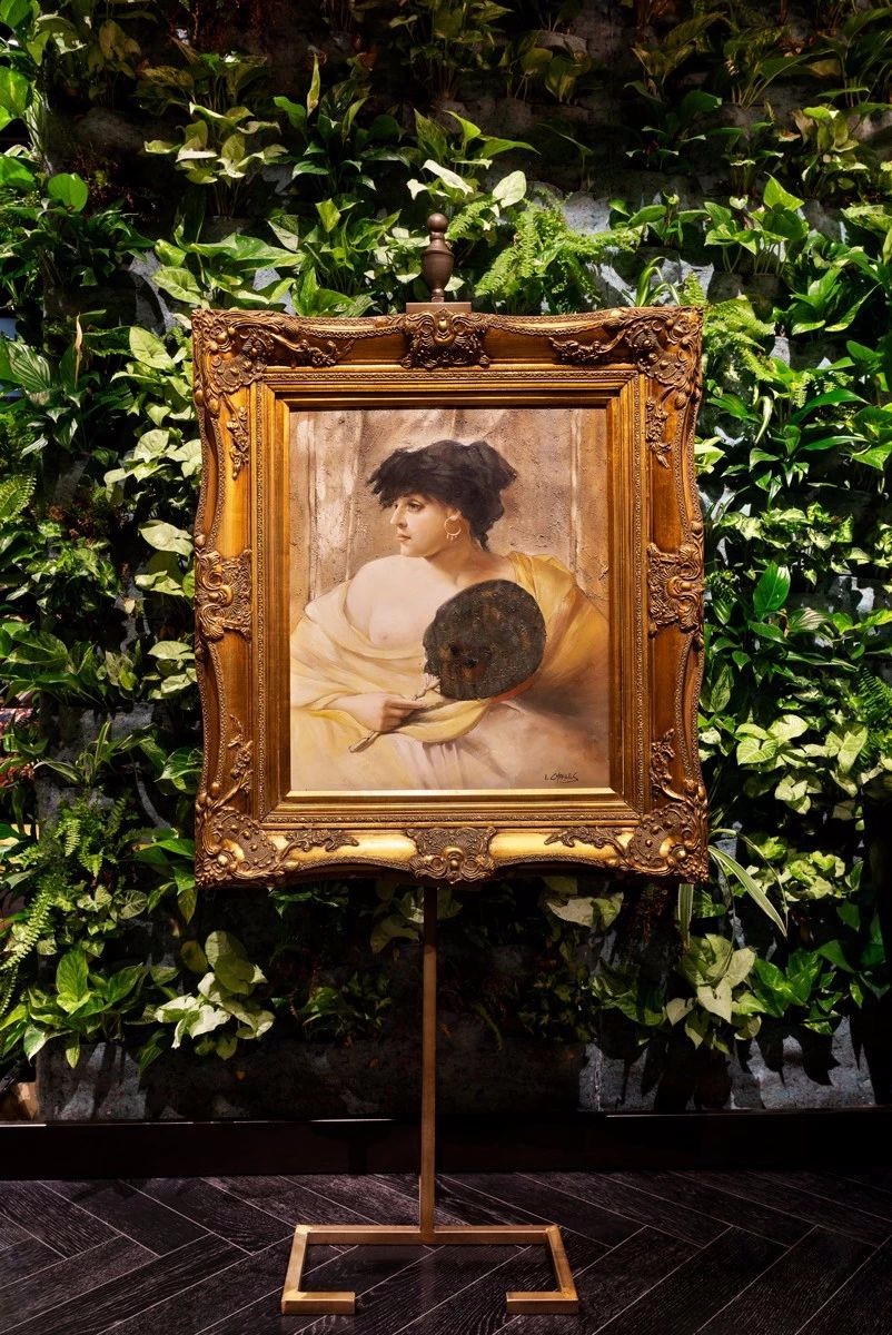 布朗酒店的灯塔-16