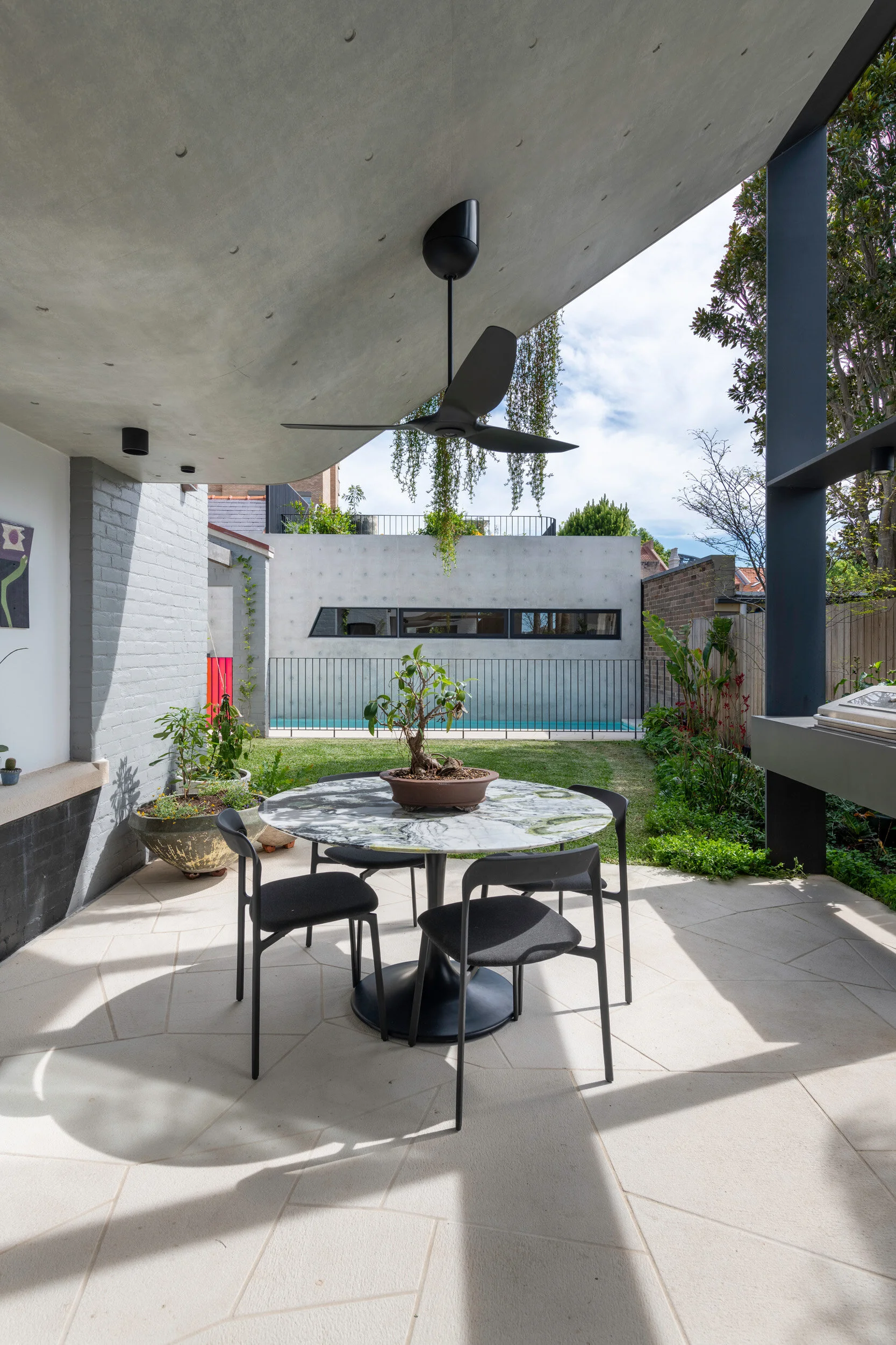 由于TAROELA不是常见的英文词汇，也没有明确的语境表明其含义，难以准确翻译此为明确的错误提示 -18