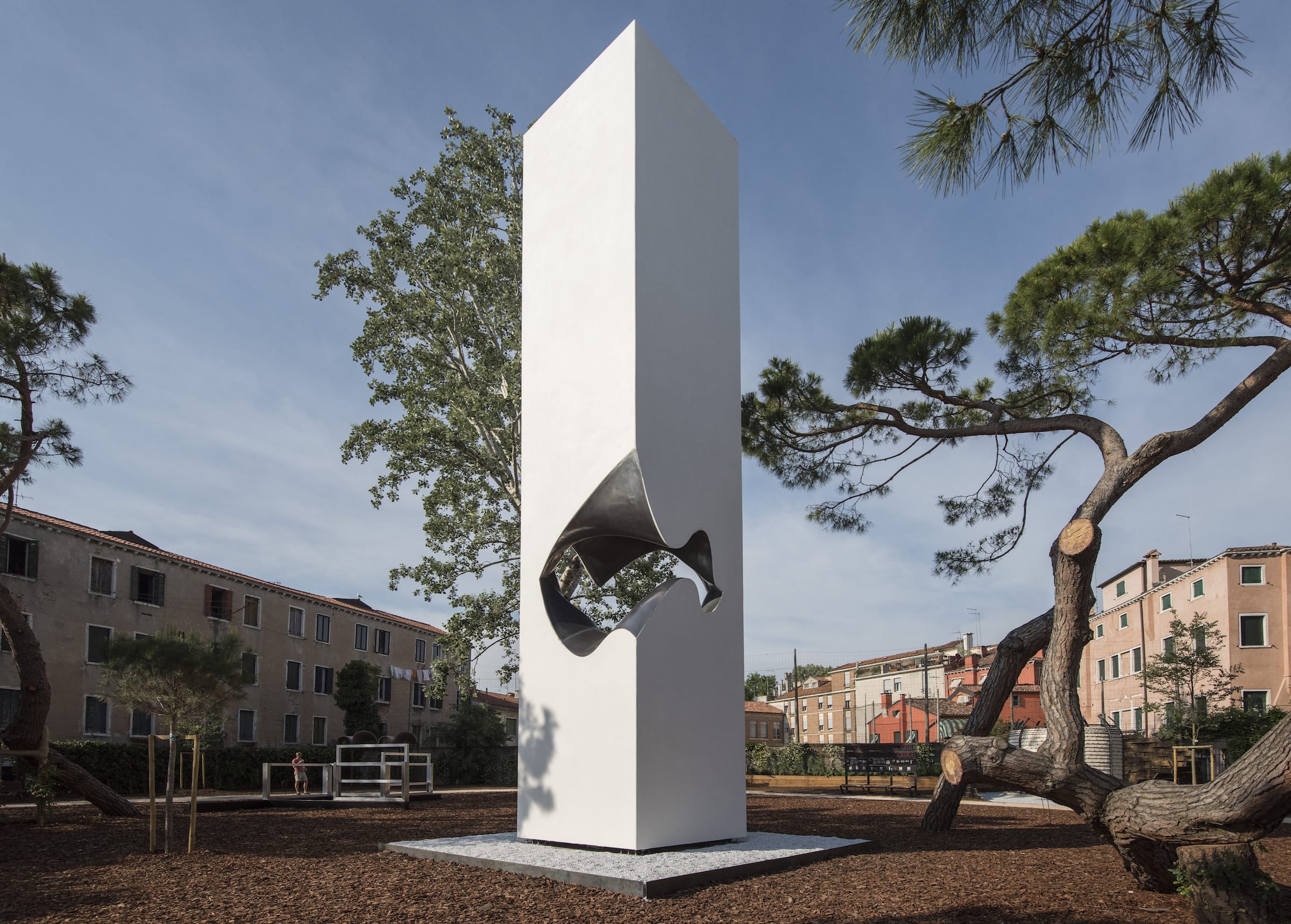 第16届威尼斯双年展上的艺术装置-14