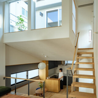 新宿の家 隙間の光明丨日本京都丨キトキノアーキテクチャ（小林玲子）-17