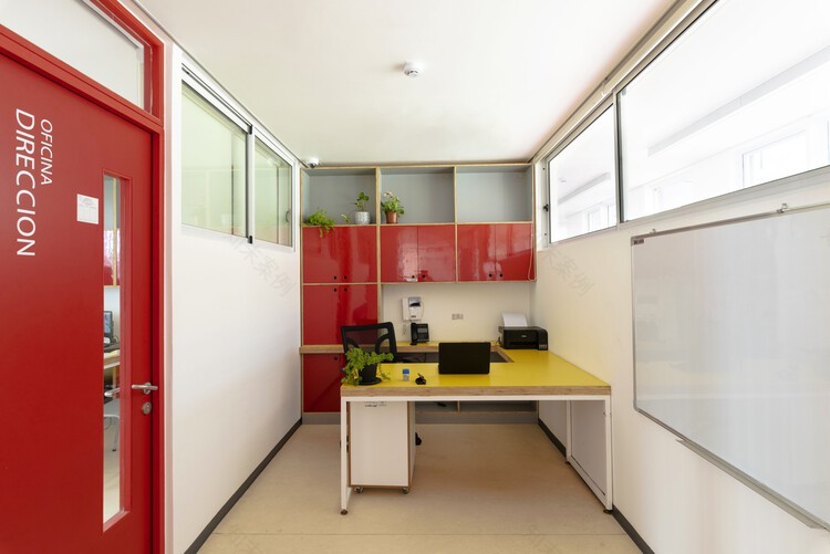 Jardín infantil y sala cuna Golondrina de Valparaíso / Pedro Lomboy Castillo | ArchDaily en Español-61