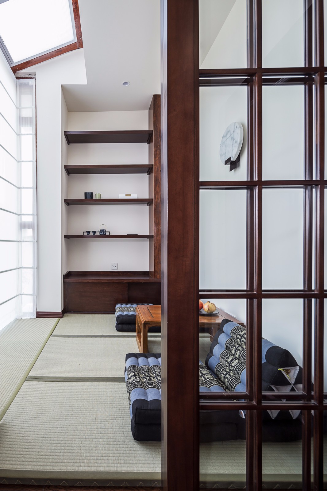 青城山下的现代简约之家-40