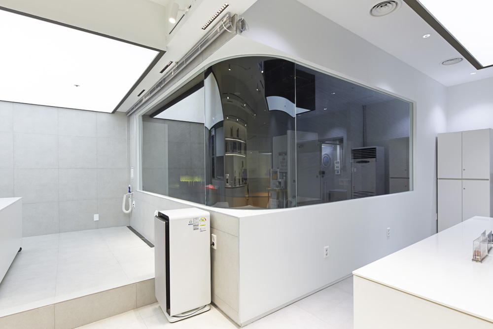 极简白调，25 平米的精致 COWA 展示空间-8